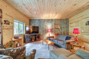 Pequot Lakes Vacation Rental with Patio and Fire Pit